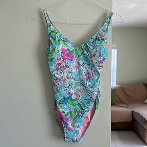 Lilly Pulitzer one piece swim suit with matching Sarong! Size 6